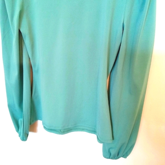 NWT RW&CO Long Sleeve Knotted Sweetheart Neckline Top - Picture 9 of 9